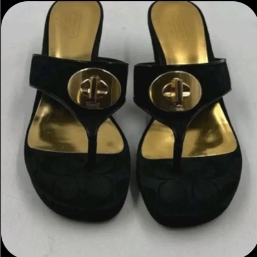 Coach Vintage Noble Designer black signature Turnlock thong wedge Heel sandals 8